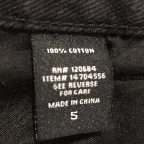 HOT TOPIC | Women’s Black High Waisted Asymmetrical Flap Pockets Shorts size 5 - Picture 10 of 11